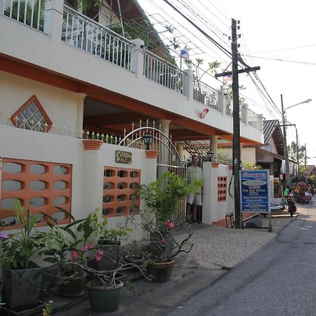 Ban Sulada Guest House Laem Ngop Bagian luar foto