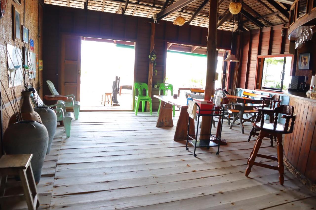 Ban Sulada Guest House Laem Ngop Bagian luar foto