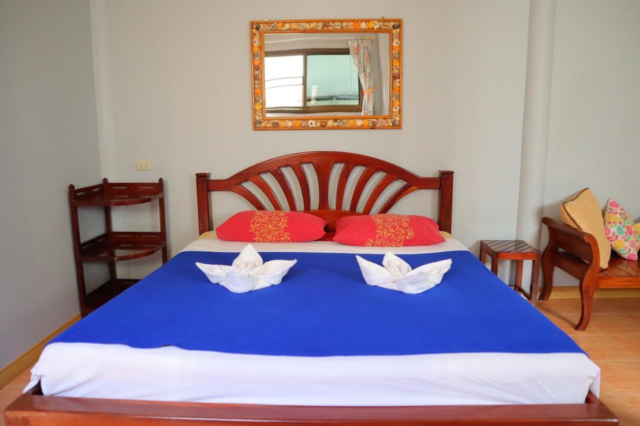 Ban Sulada Guest House Laem Ngop Bagian luar foto