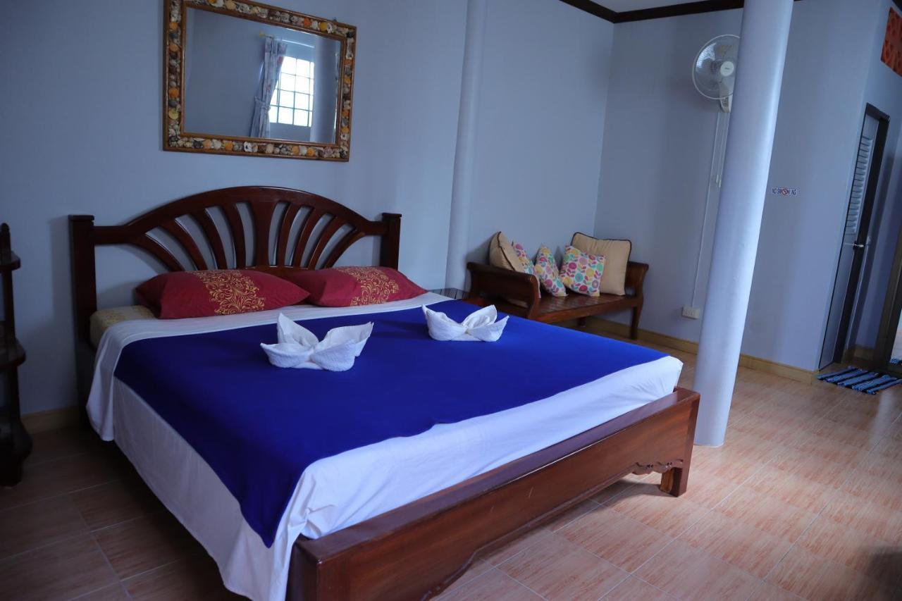 Ban Sulada Guest House Laem Ngop Bagian luar foto