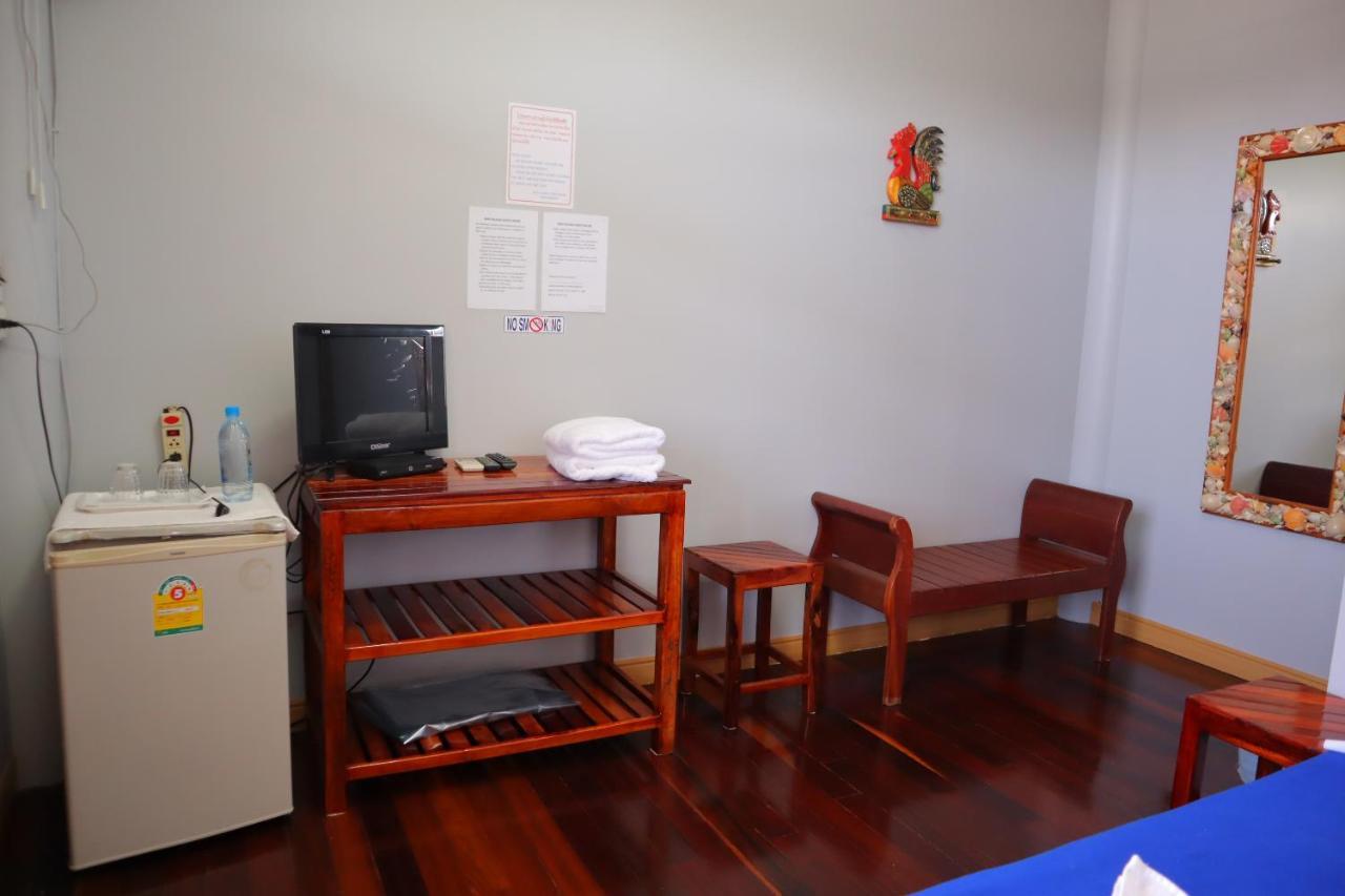 Ban Sulada Guest House Laem Ngop Bagian luar foto