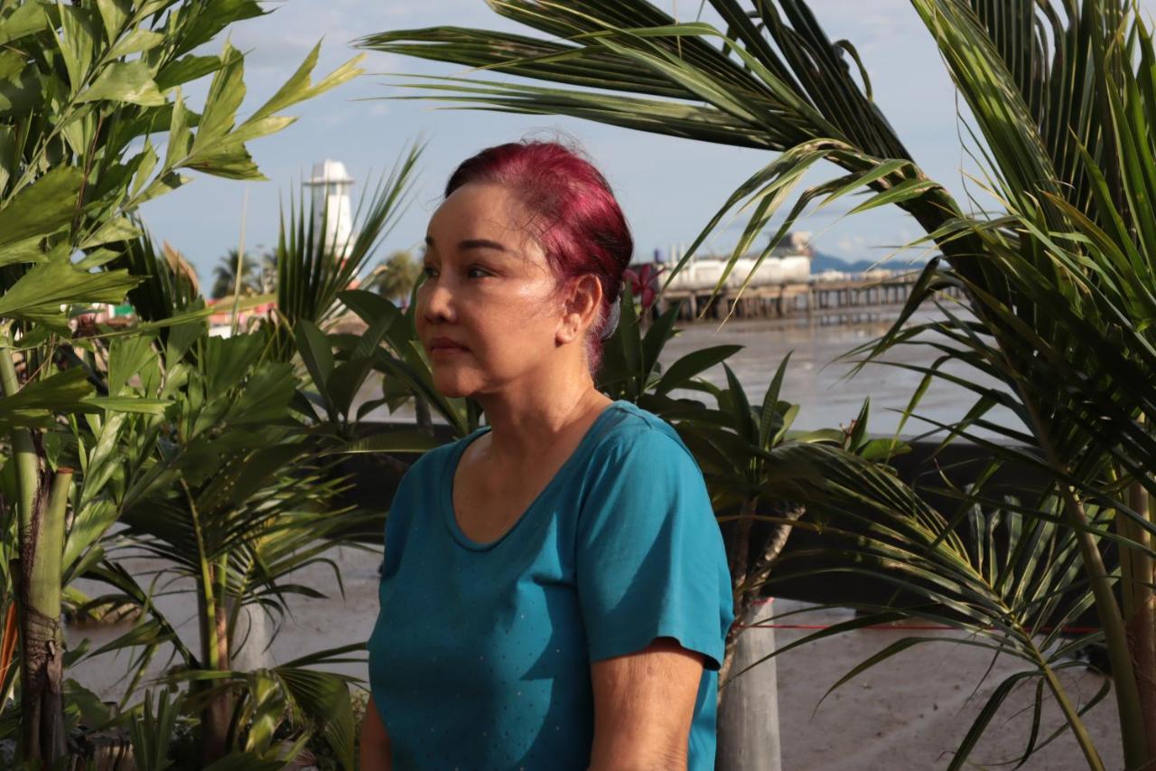 Ban Sulada Guest House Laem Ngop Bagian luar foto