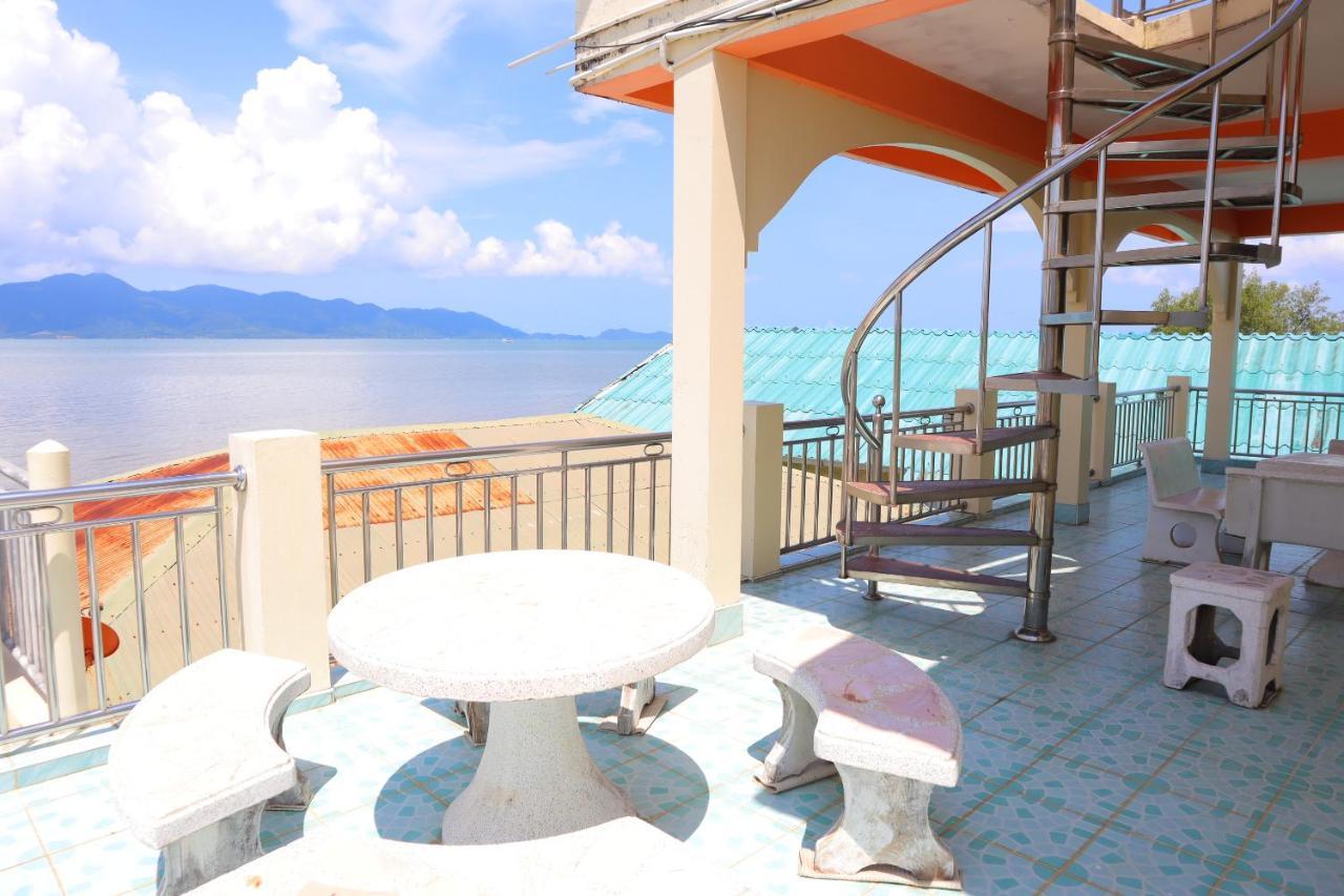 Ban Sulada Guest House Laem Ngop Bagian luar foto
