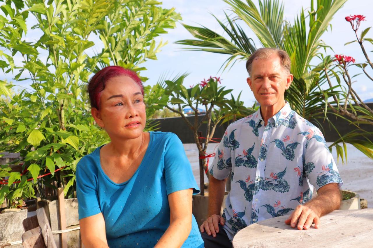 Ban Sulada Guest House Laem Ngop Bagian luar foto