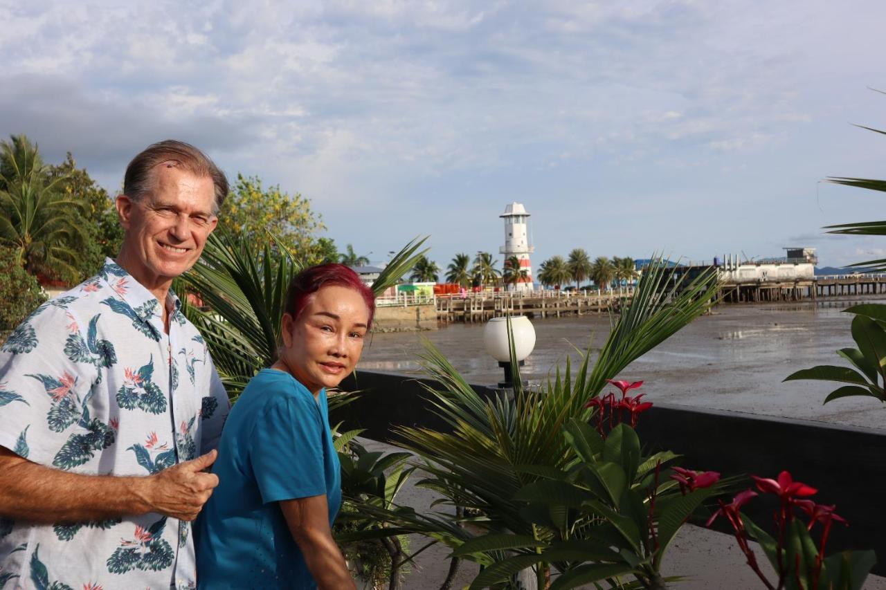 Ban Sulada Guest House Laem Ngop Bagian luar foto