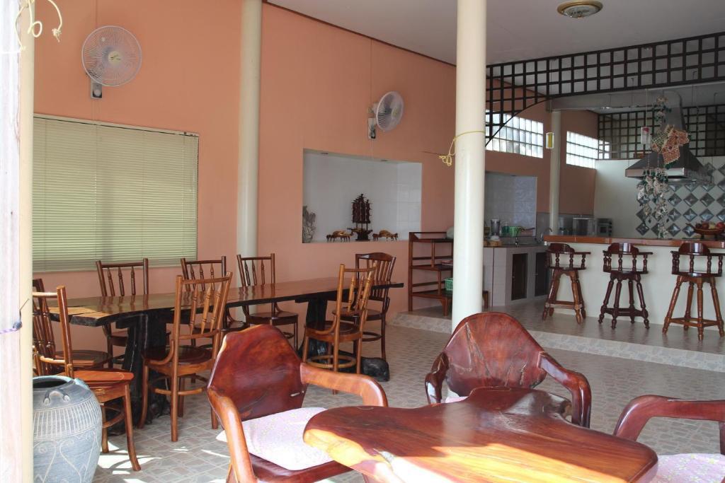 Ban Sulada Guest House Laem Ngop Bagian luar foto