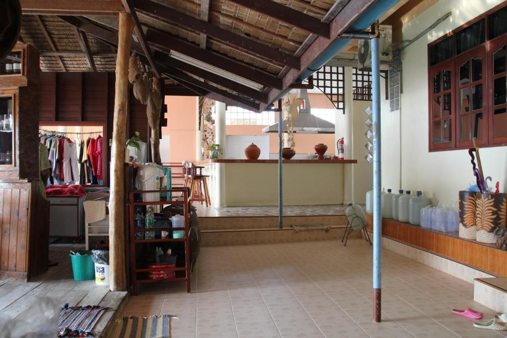 Ban Sulada Guest House Laem Ngop Bagian luar foto